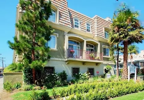 10133 Tabor St #04, Los Angeles, CA 90034