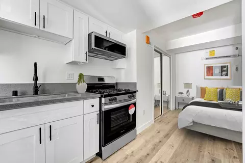 17806 Lassen St #P5, Los Angeles, CA 91325