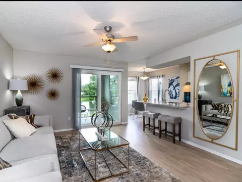 5307 Reflections Club Dr #107, Tampa, FL 33634