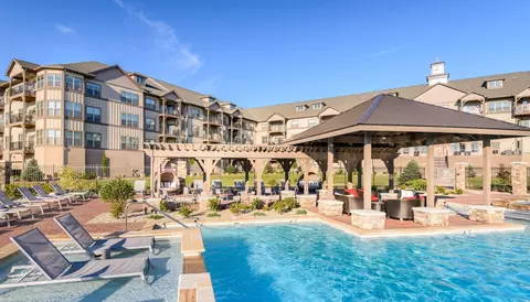 9815 Seasons West Dr #02-204, Indianapolis, IN 46280
