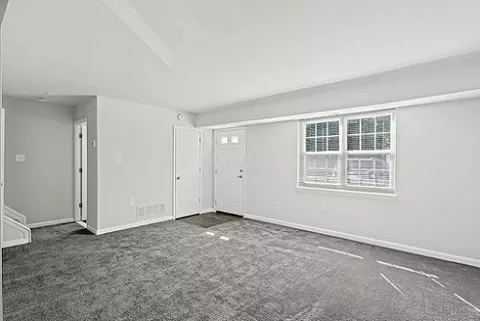 1 Janper Ct #12, Woodlawn, MD 21207