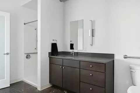 3835 Main St #2-403, Kansas City, MO 64111