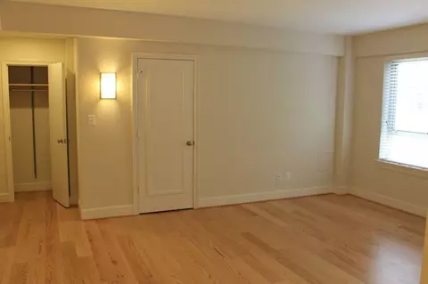 2745 29th St NW #406, Washington, DC 20008