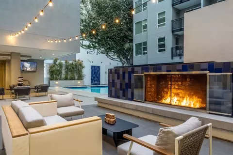 1111 Wilshire Blvd #542, Los Angeles, CA 90017