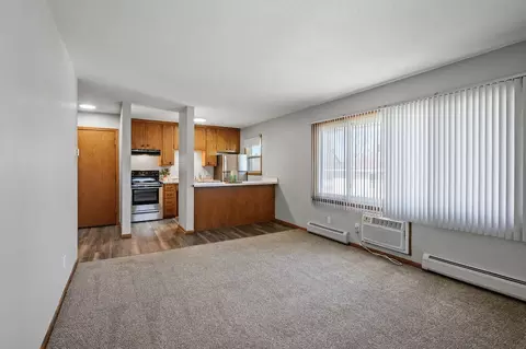 705 Mcknight Rd N #705-302, Saint Paul, MN 55119