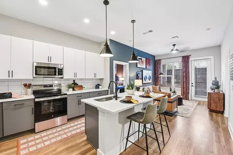 2307 N Tryon St #352, Charlotte, NC 28206