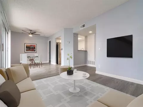 800 E Washington St #02-403, Colton, CA 92324