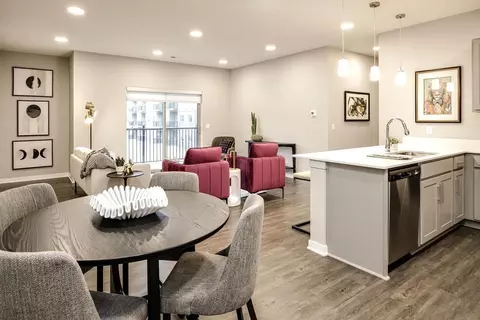 2002 Gregg Rd #1304, Bellevue, NE 68123