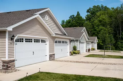 2339 Blakely Dr #2348B, Grand Blanc, MI 48439