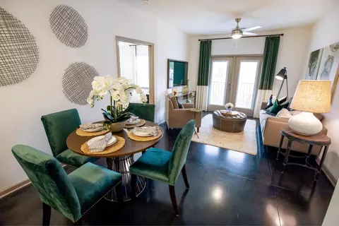 100 Tall Oaks Dr #107-3A, Greensboro, NC 27455