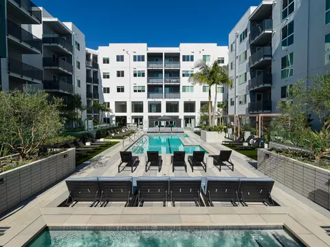 2528 S Grand Ave #304, Los Angeles, CA 90007