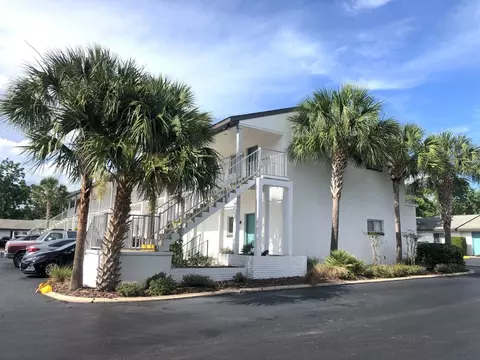 380 Dora Ave #17, Tavares, FL 32778
