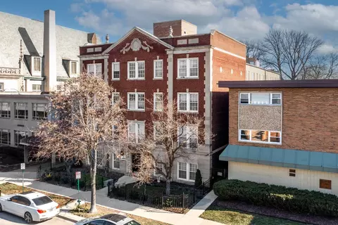 212 S Oak Park Ave #212-304, Oak Park, IL 60302