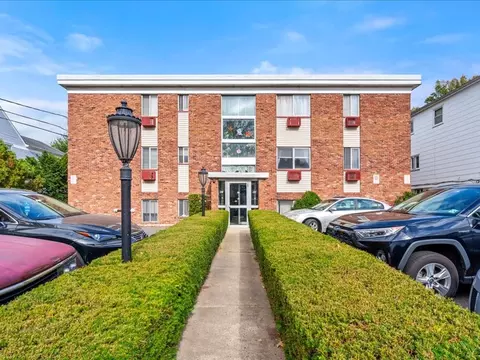 85 W 5th St #C2, Bayonne, NJ 07002