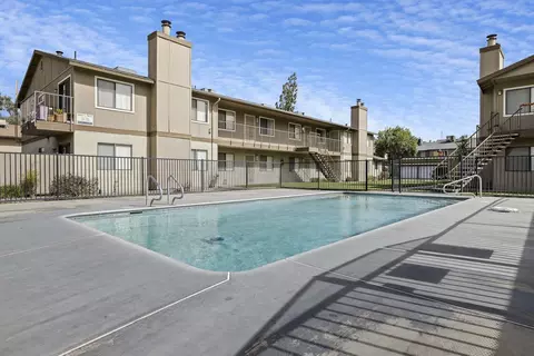 3880 N Fruit Ave #80-216, Fresno, CA 93705