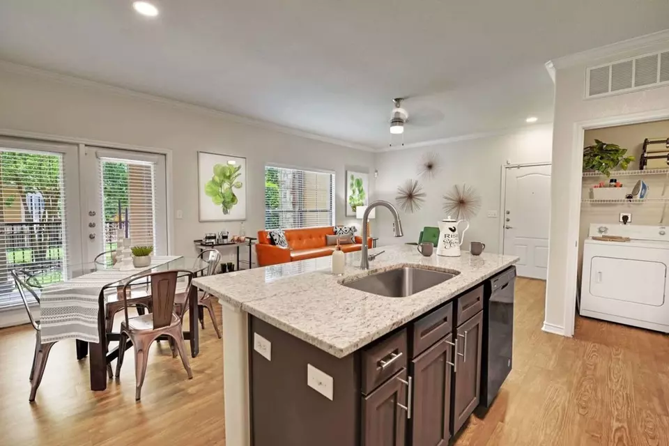  501 E Stassney Ln #1725, Austin, TX 78745 photo 8