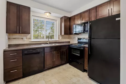 568 N Evergreen Ave #E08, Woodbury, NJ 08096