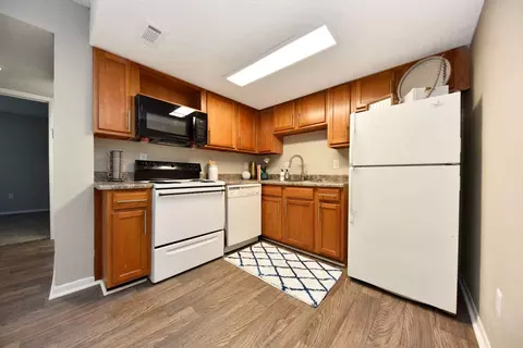 2200 Woods Edge Dr #3, Memphis, TN 38134
