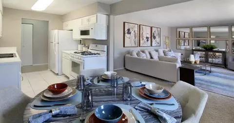 8222 S 87th St #E20, La Vista, NE 68128