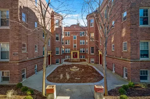 3817 N Lawndale Ave #3817-2W, Chicago, IL 60618
