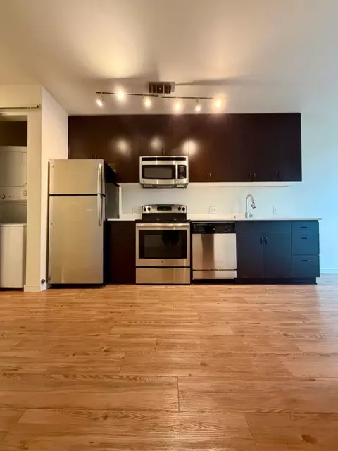 418 Bellevue Ave E #103, Seattle, WA 98102