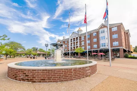 141 E Madison Ave #B400, Kirkwood, MO 63122