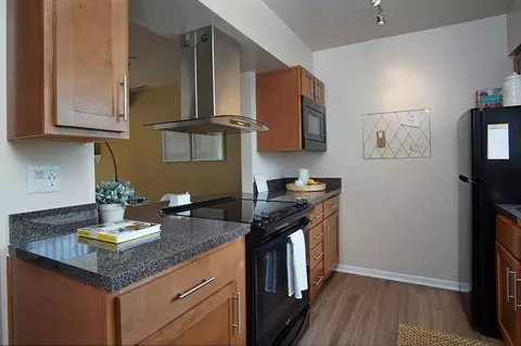 1647 Westminster Dr #208, Naperville, IL 60563