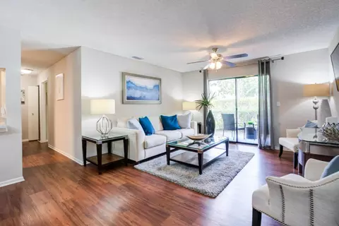 5970 35th St W #L-105, Bradenton, FL 34210