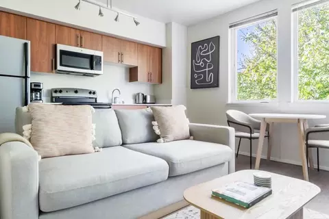 4302 7th Ave NE #105, Seattle, WA 98105