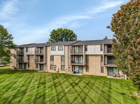 22540 Fairmont Dr #16108, Farmington Hills, MI 48335