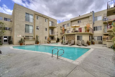 17819 Merridy St #134, Los Angeles, CA 91325