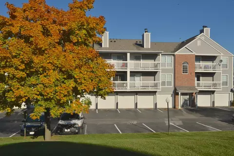 4 S Lincoln Ridge Dr #921, Madison, WI 53719