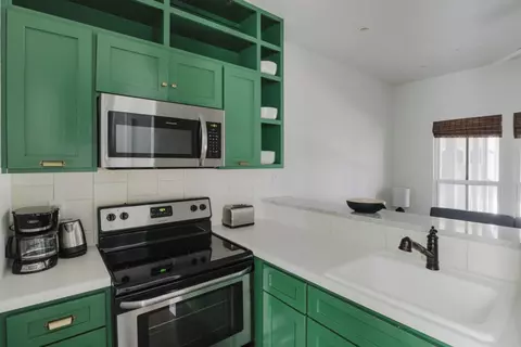 126 W Alpine Rd #206, Austin, TX 78704