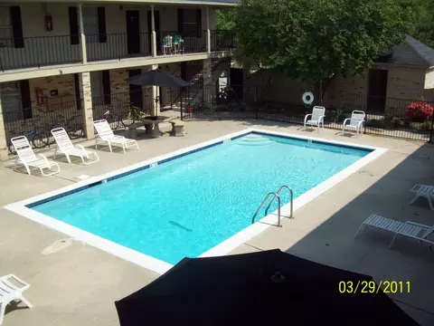 448 W Parker Blvd #5, Baton Rouge, LA 70808
