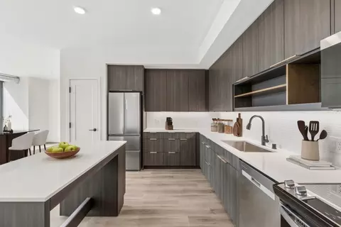 10500 4th Ave NE #431, Seattle, WA 98125
