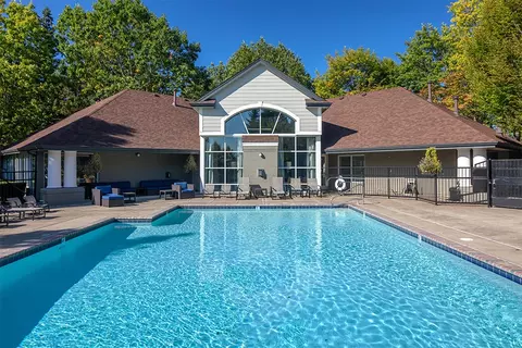 22100 Horizon Dr #DD164, West Linn, OR 97068