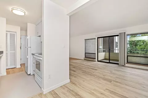 2316 Yale Ave E #202, Seattle, WA 98102