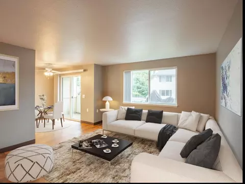 518 SW 257th St #20, Troutdale, OR 97060