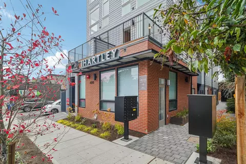 4011 Wallingford Ave N #303, Seattle, WA 98103
