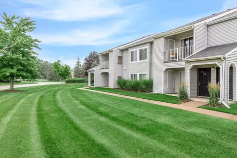 643 Dorchester Dr #225, Rochester Hills, MI 48307