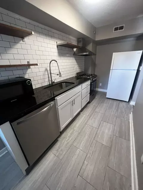 4005 Kenwood Ave #4005-2N, Kansas City, MO 64110
