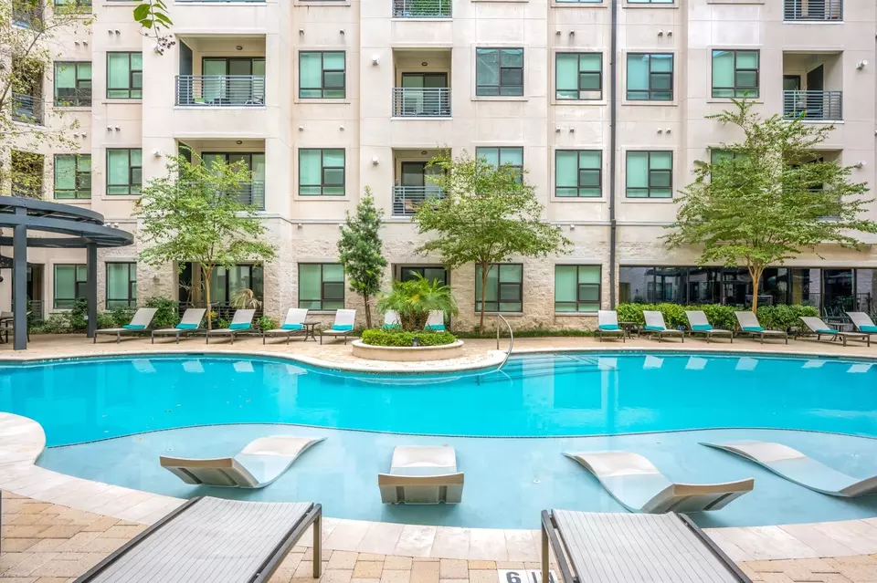 10200 Pines Dr #555, The Woodlands, TX 77380 photo 3