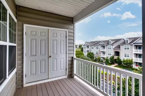 310 Honeysuckle Dr #122, Marietta, PA 17547