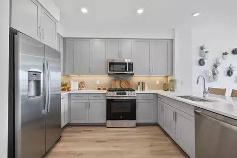 2000 Schindler Dr #433, South Amboy, NJ 08879