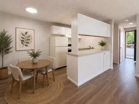 909 6th Ave N #104, Seattle, WA 98109