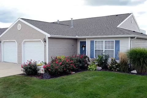 27380 Cook Rd #23, Olmsted Falls, OH 44138