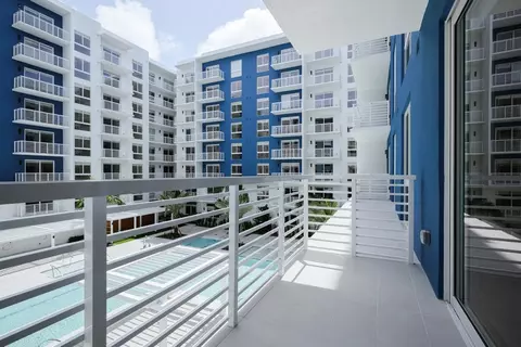 2335 NE 186th St #1_0332, Miami, FL 33180