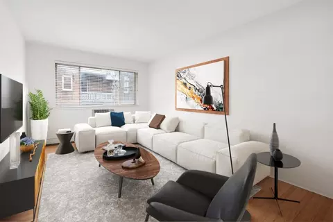537 W Melrose St #342, Chicago, IL 60657