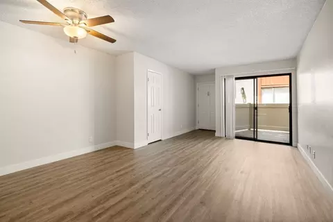 10101 Desoto Ave #7, Los Angeles, CA 91311