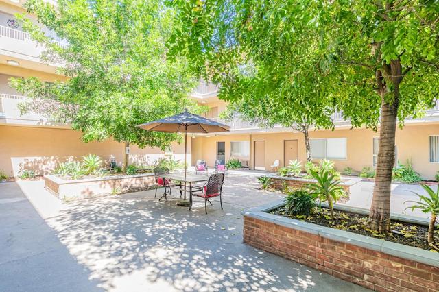 12360 W Magnolia Blvd #101, Los Angeles, CA 91607
